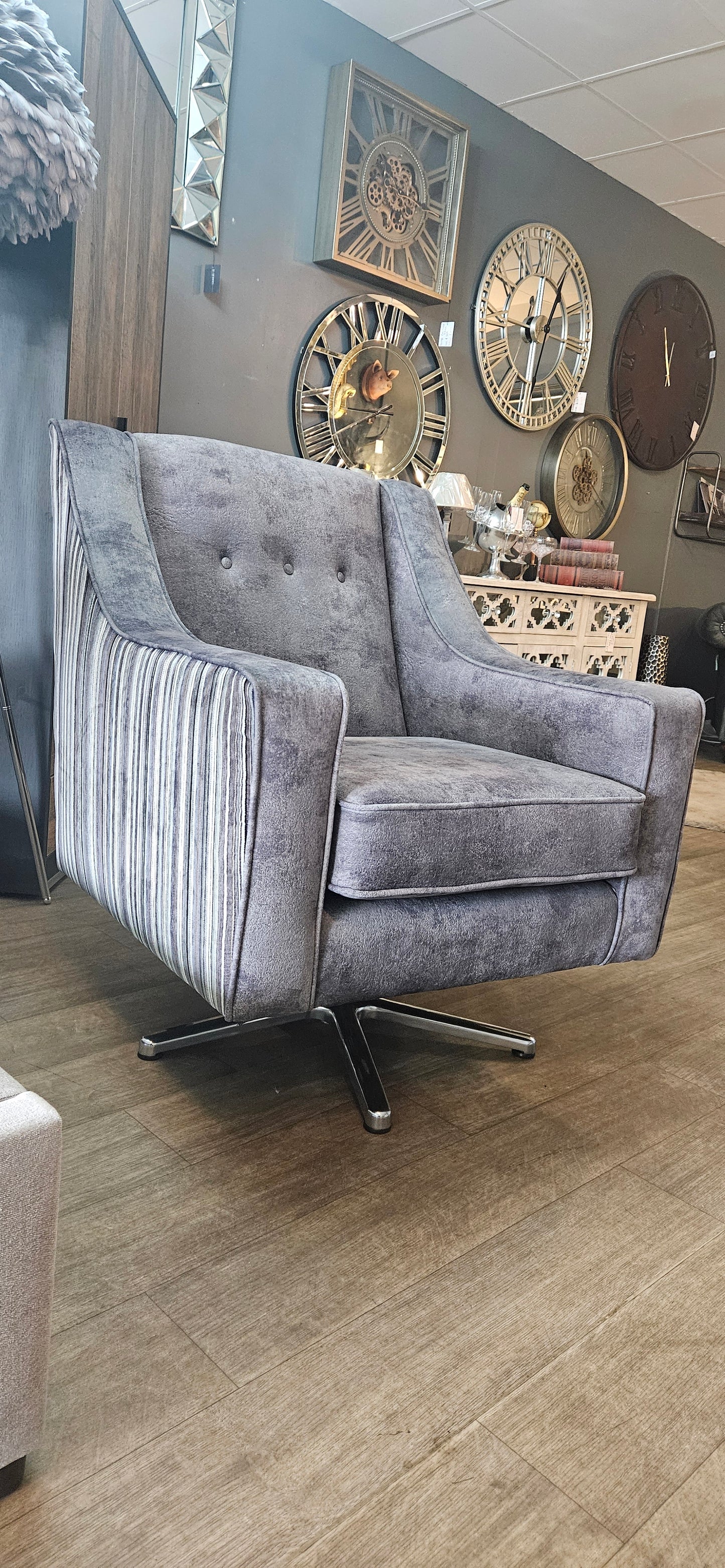 Lux Swivel Chair Daytona Grey
