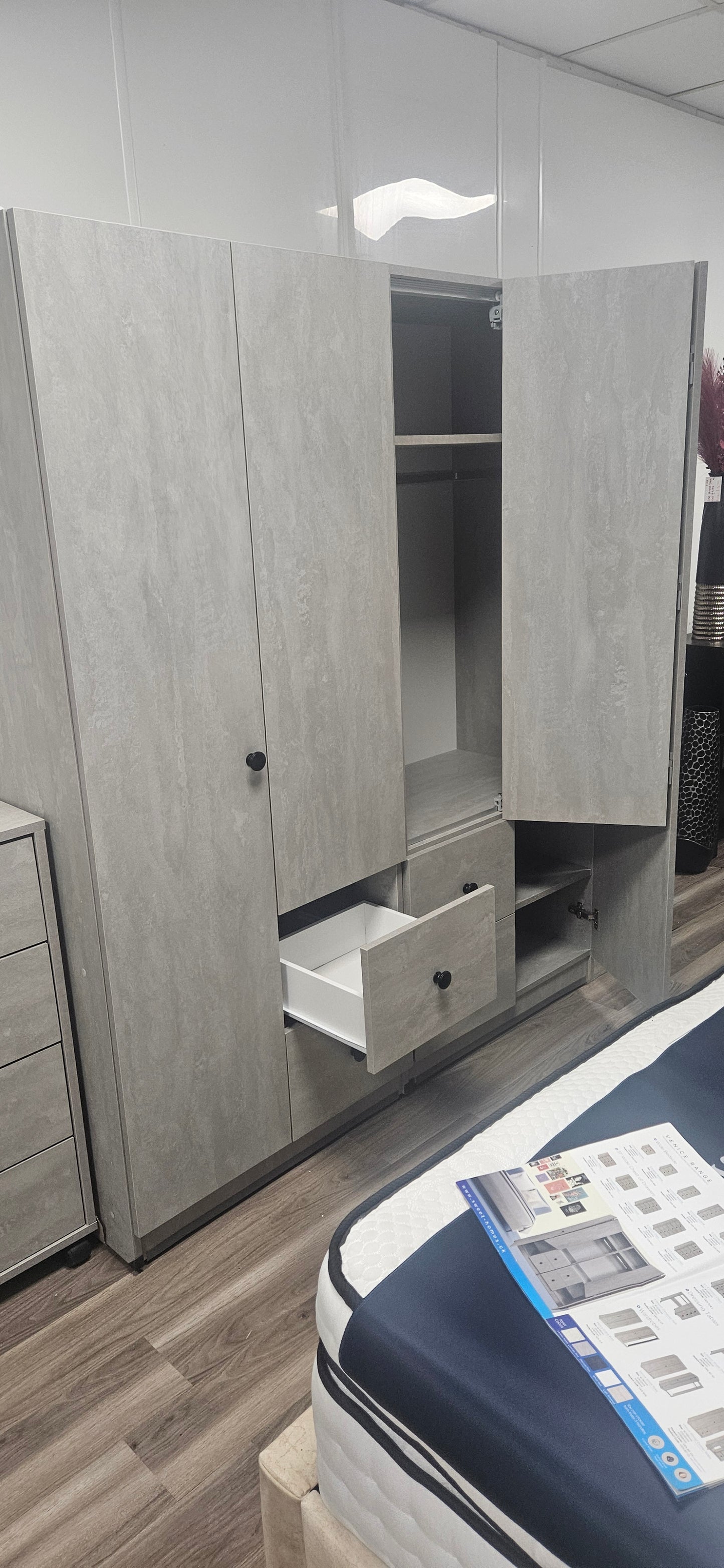 Venus Bifold Combi Double Wardrobe