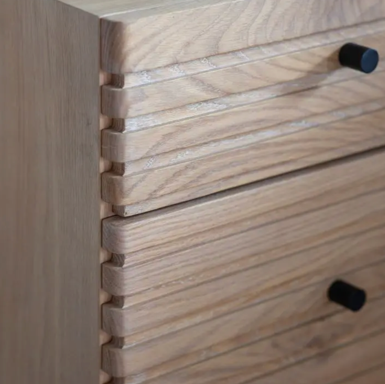 Japir Bedside Table