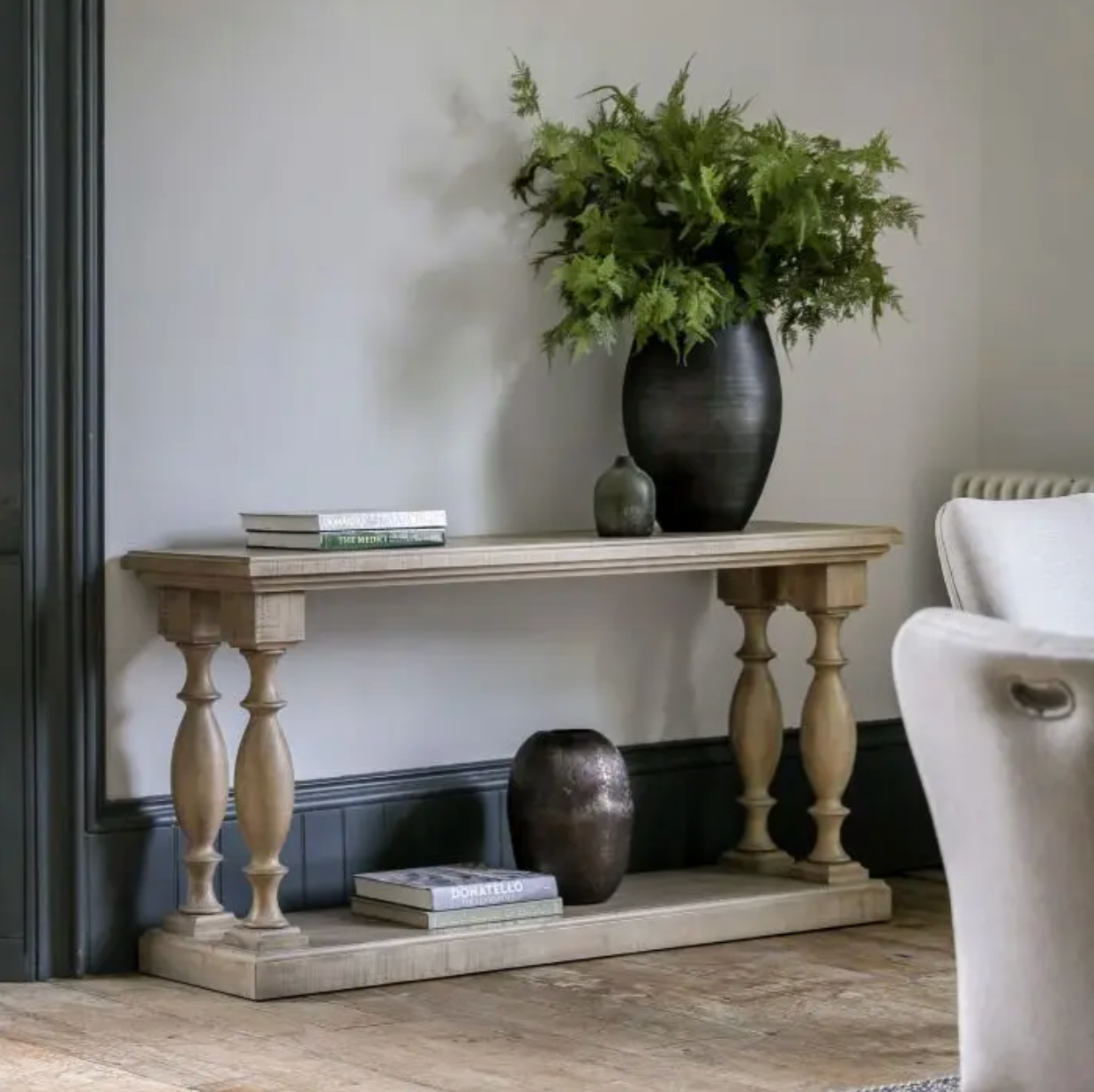 Vinnie Console Table