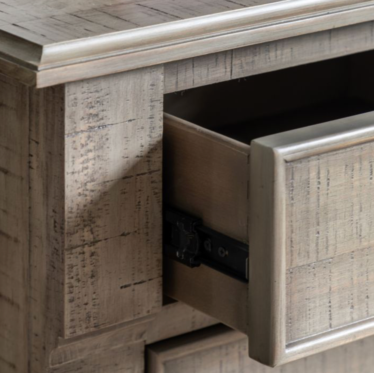 Vinnie Chest of Drawers