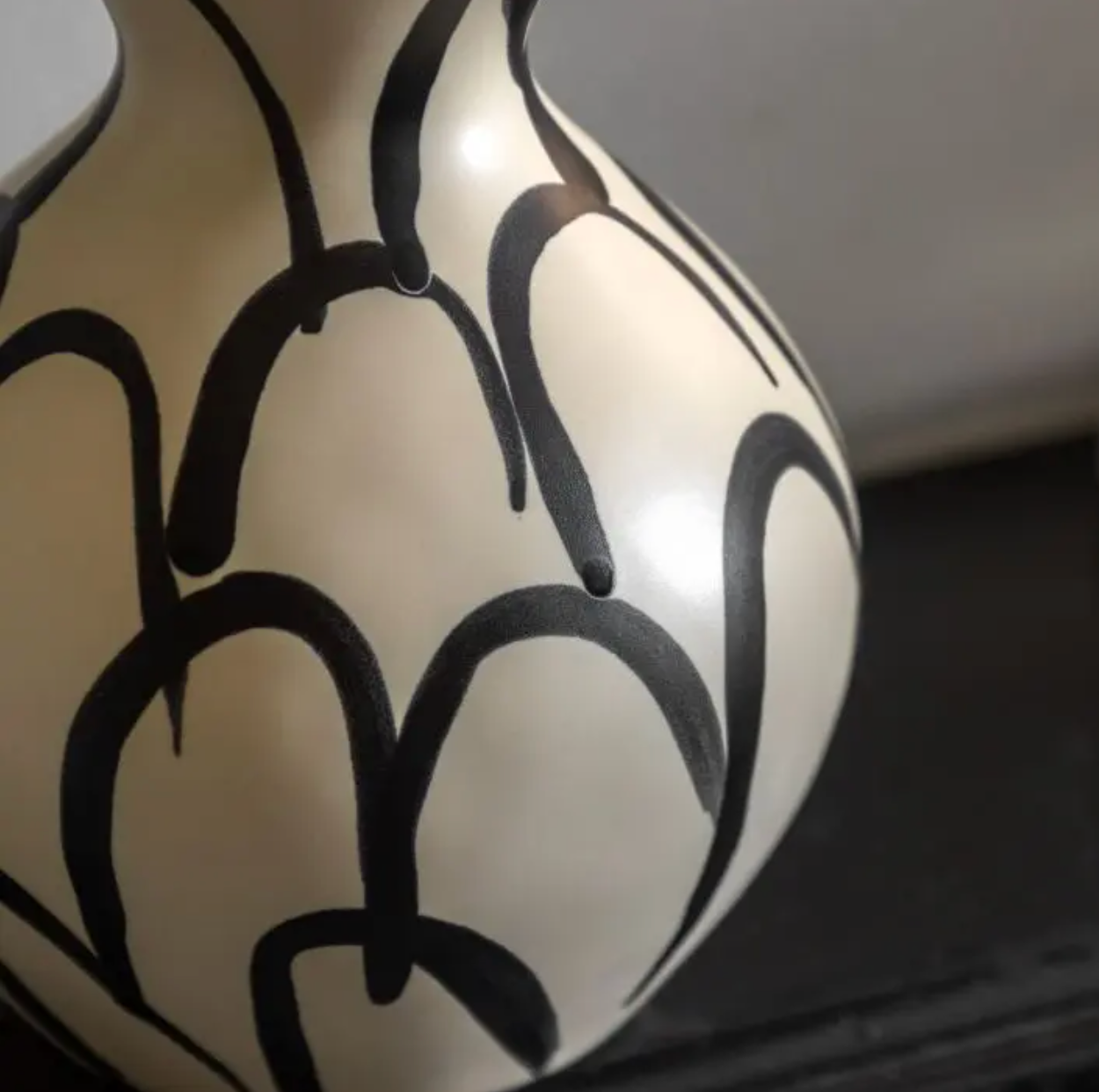Curved Pelo Vase