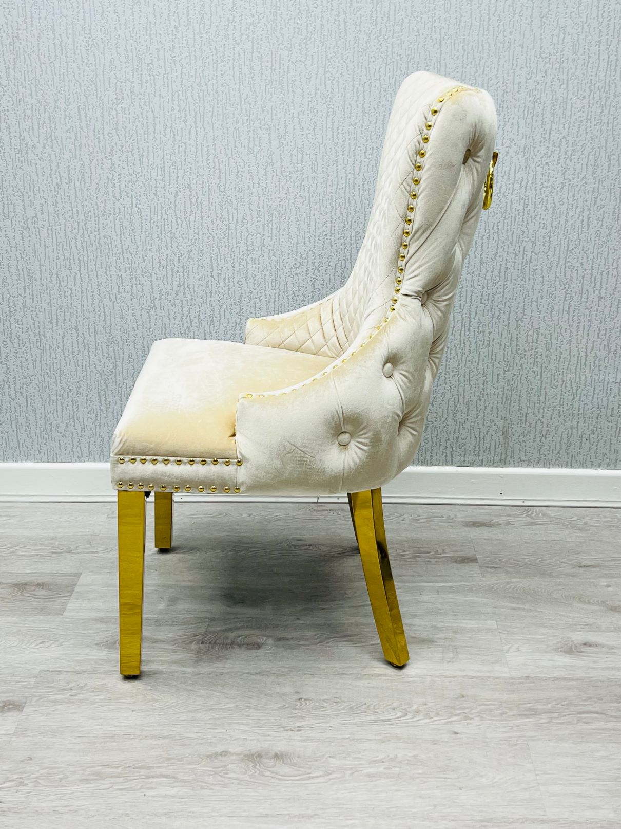 Rosileen Dining Table and 4 Chairs