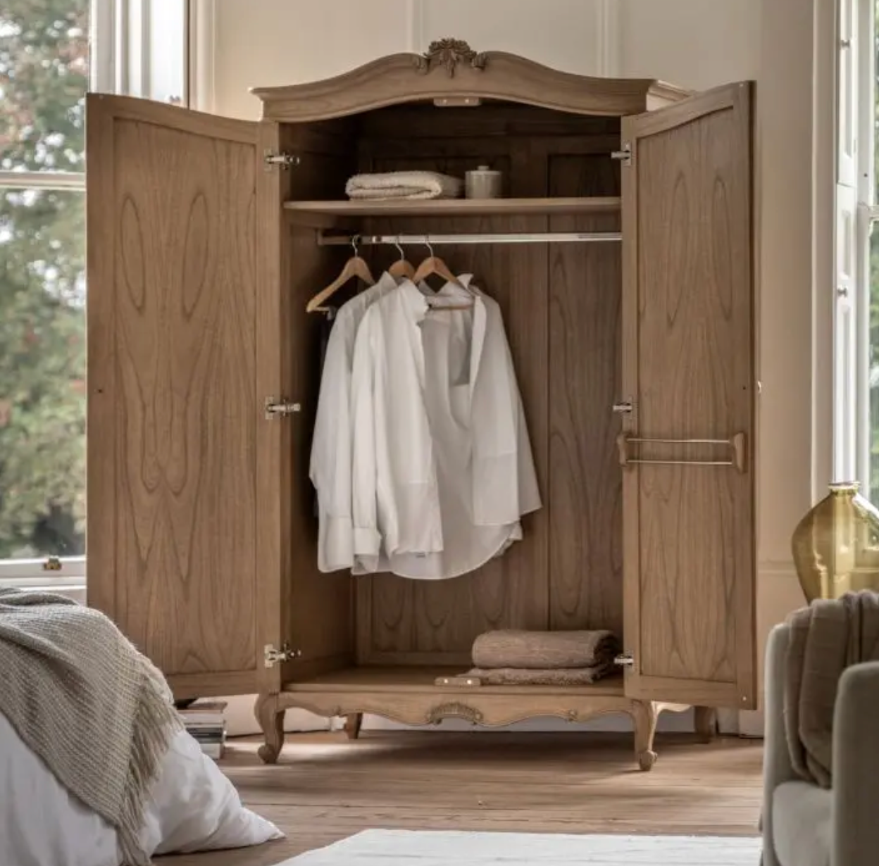 Amoire Wardrobe