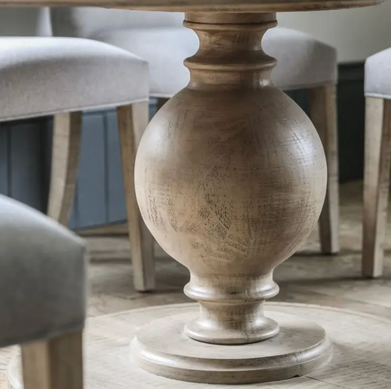 Vinnie Round Extending Dining Table