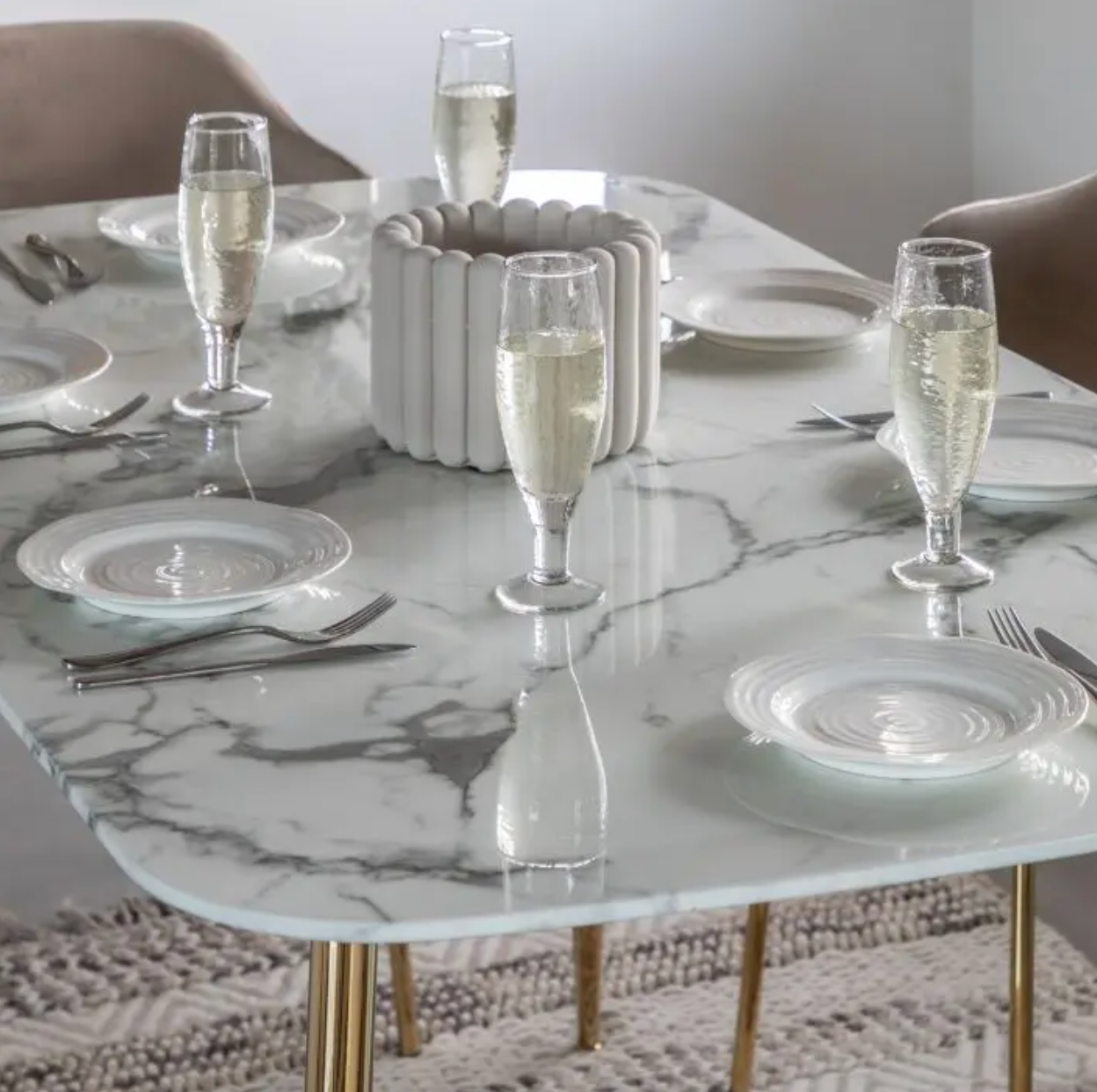 Eva Dining Table