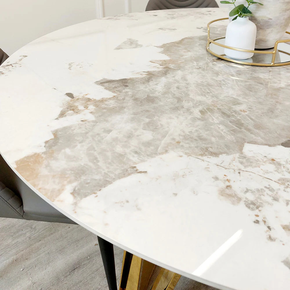 Nevo Dining Table and 4 Elsa Chairs