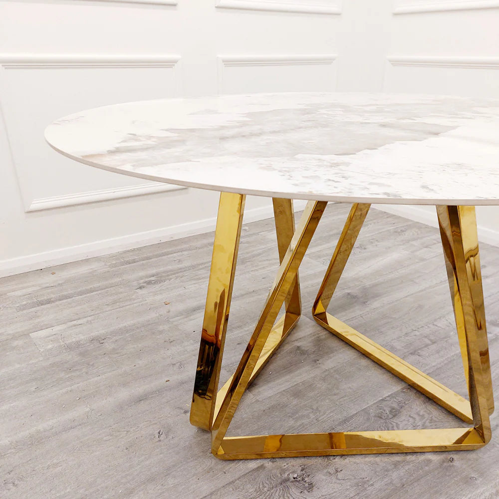Nevo Dining Table and 4 Elsa Chairs