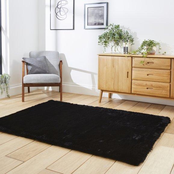 Super Fur Rug Black